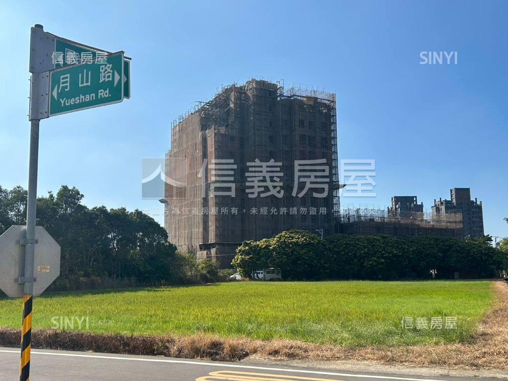 預售。青城之戀３三房車位房屋室內格局與周邊環境