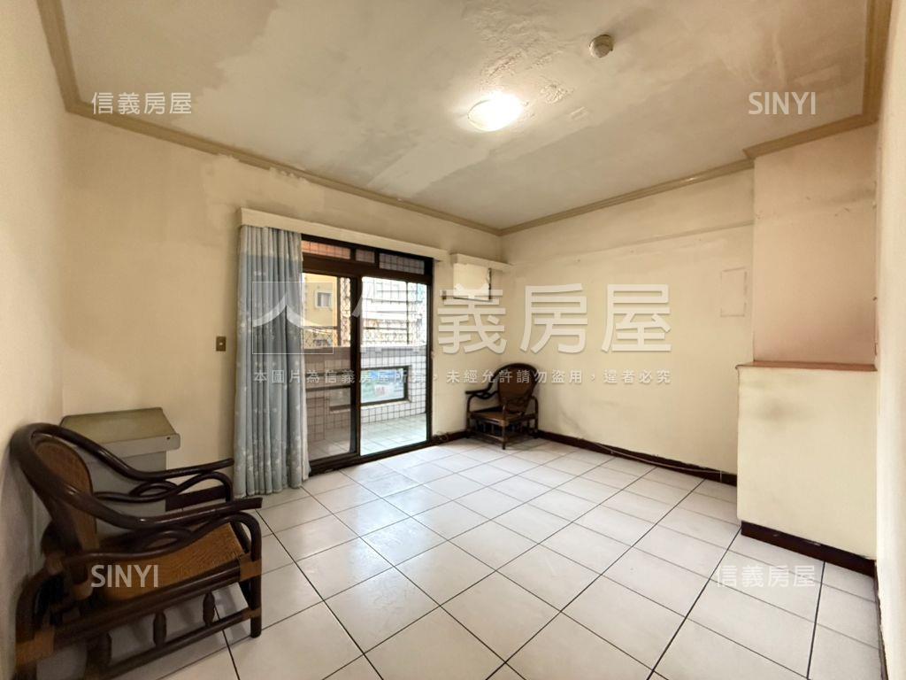 成功路華廈電梯大四房房屋室內格局與周邊環境