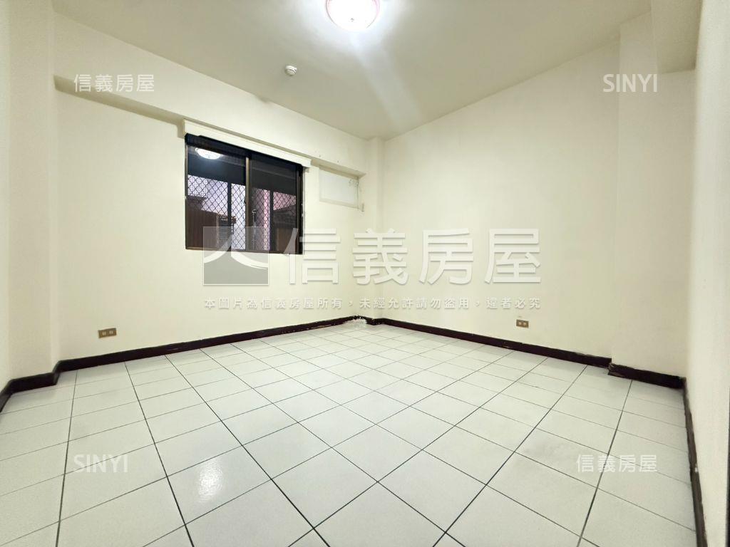 成功路華廈電梯大四房房屋室內格局與周邊環境