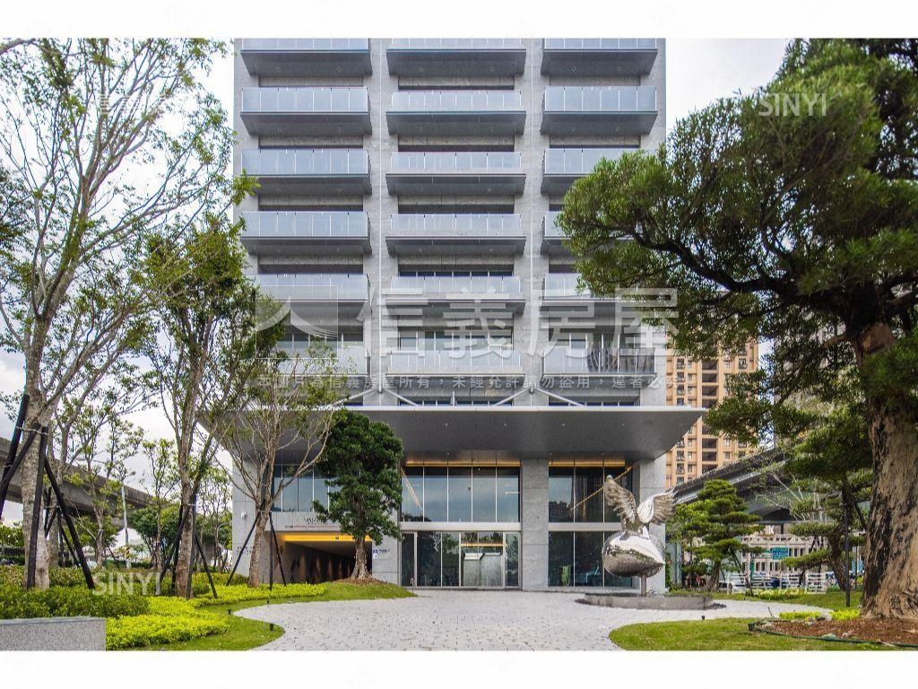 中悦寰宇一號頂辦面公園房屋室內格局與周邊環境