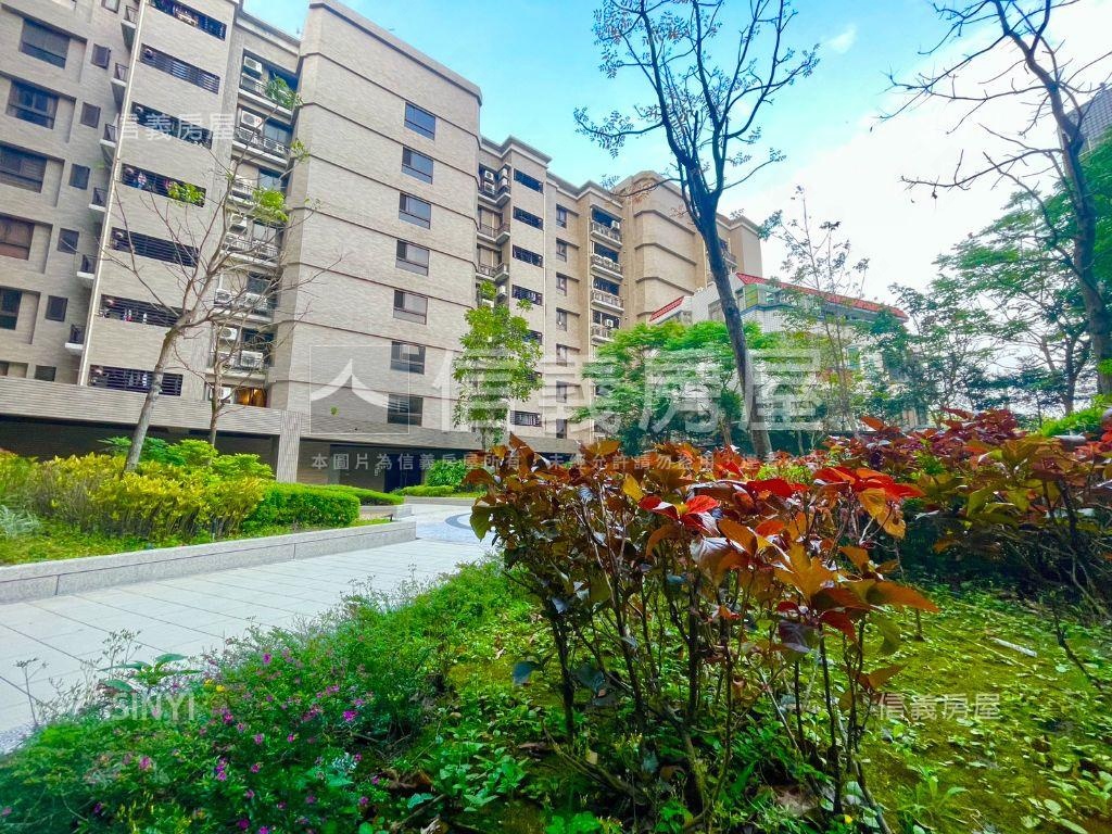 勝旺雲詠美裝２房車位房屋室內格局與周邊環境