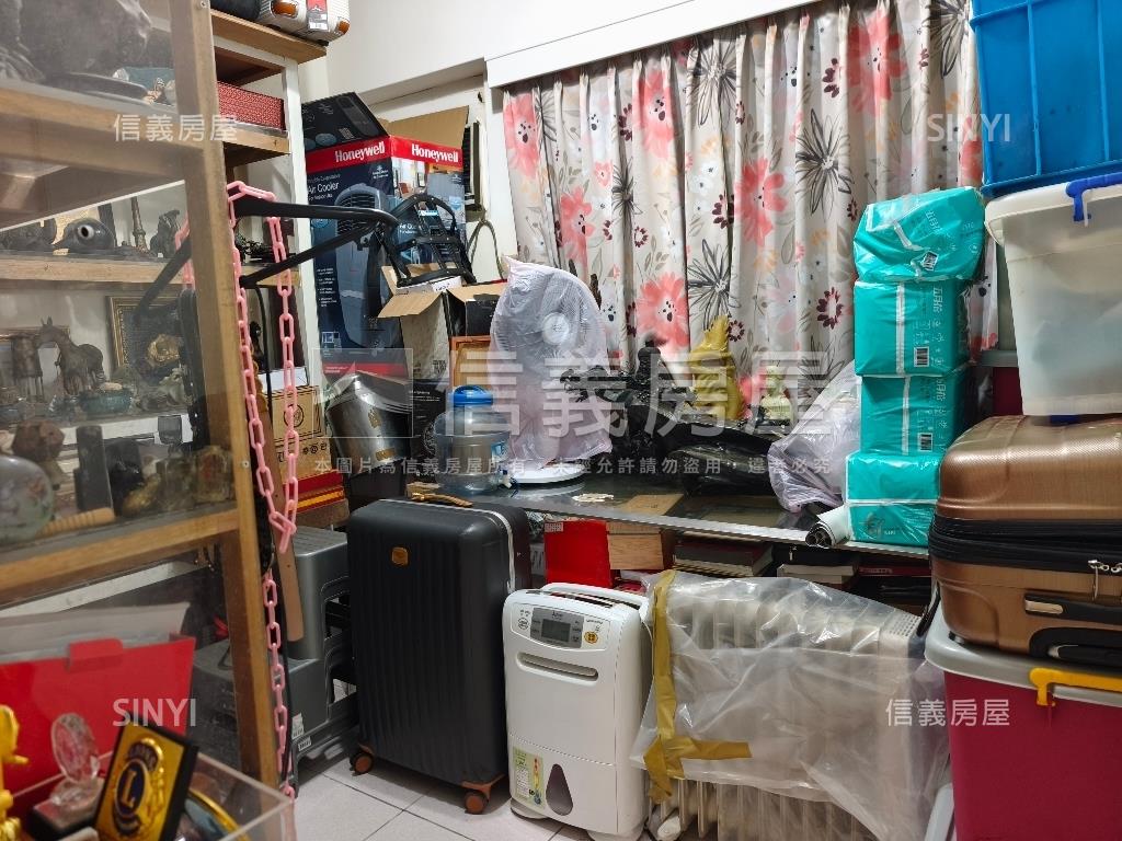 方正三房兩廳平面車位房屋室內格局與周邊環境