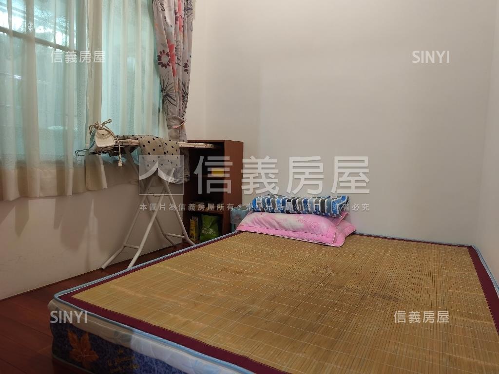 方正三房兩廳平面車位房屋室內格局與周邊環境
