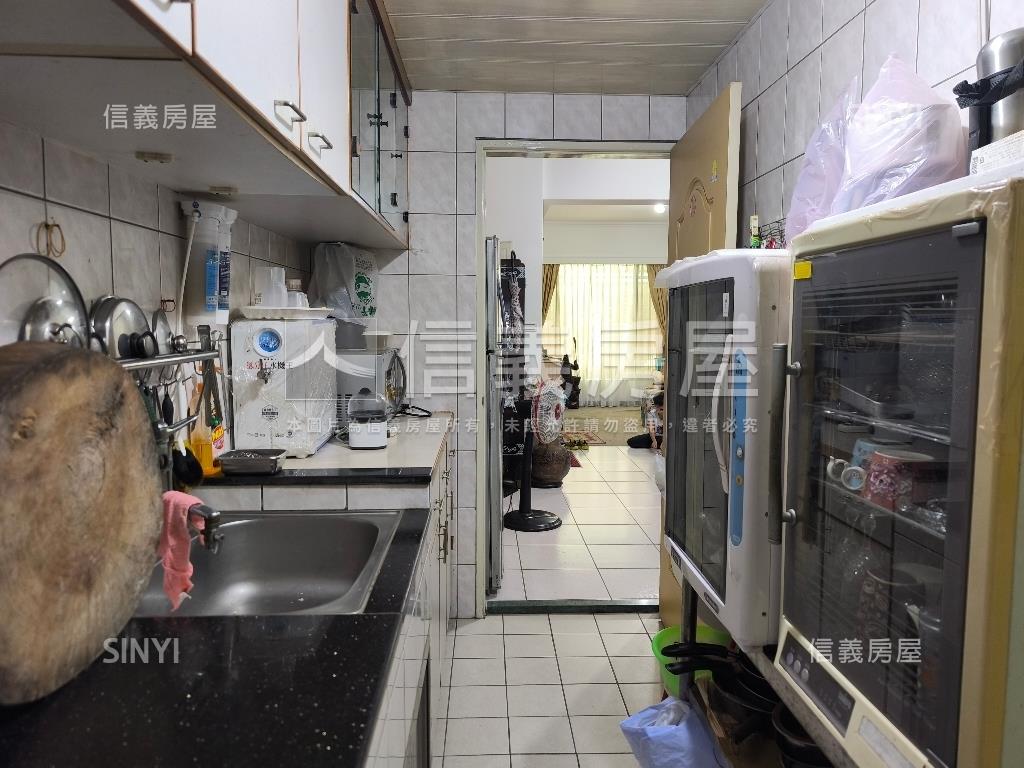 方正三房兩廳平面車位房屋室內格局與周邊環境