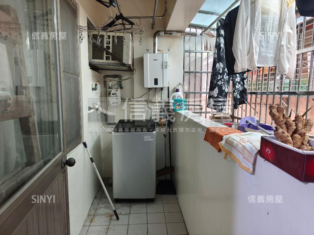 方正三房兩廳平面車位房屋室內格局與周邊環境