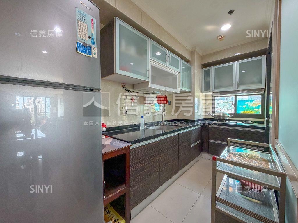 美術首排絕美四房平車房屋室內格局與周邊環境