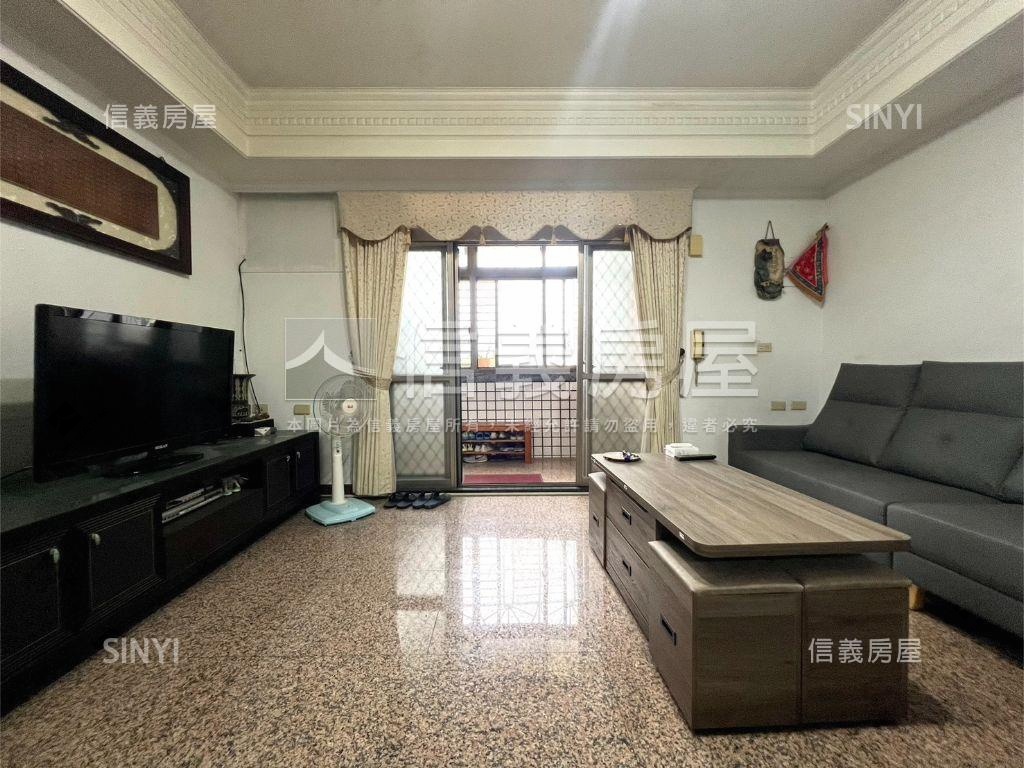 近捷運。永平方正黃金三樓房屋室內格局與周邊環境