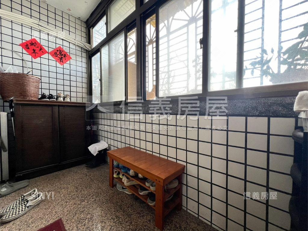 近捷運。永平方正黃金三樓房屋室內格局與周邊環境