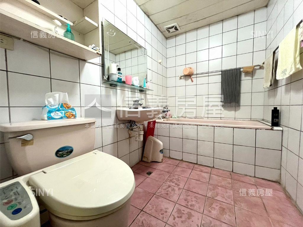 近捷運。永平方正黃金三樓房屋室內格局與周邊環境