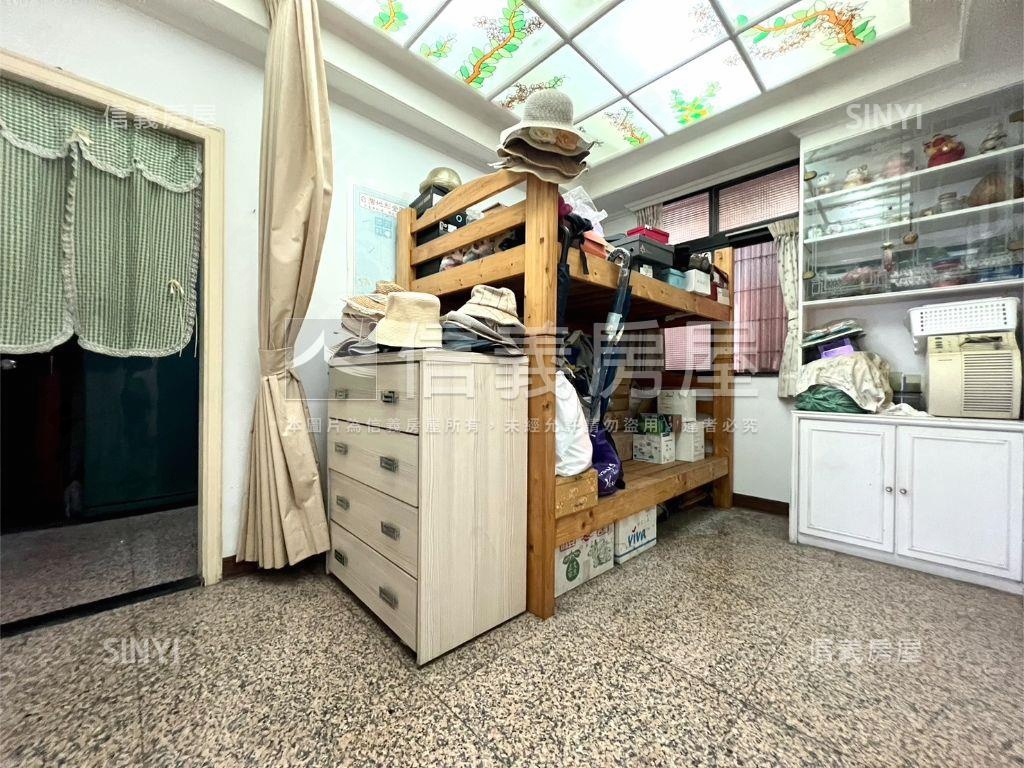 近捷運。永平方正黃金三樓房屋室內格局與周邊環境