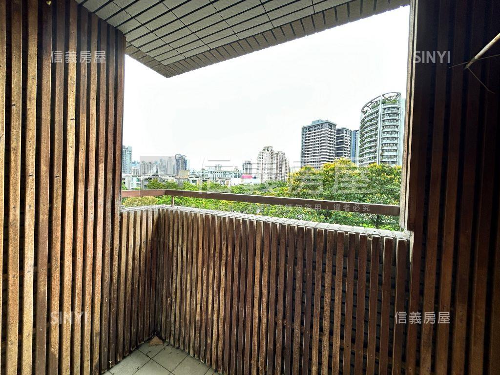 面公園第一排四房平車房屋室內格局與周邊環境