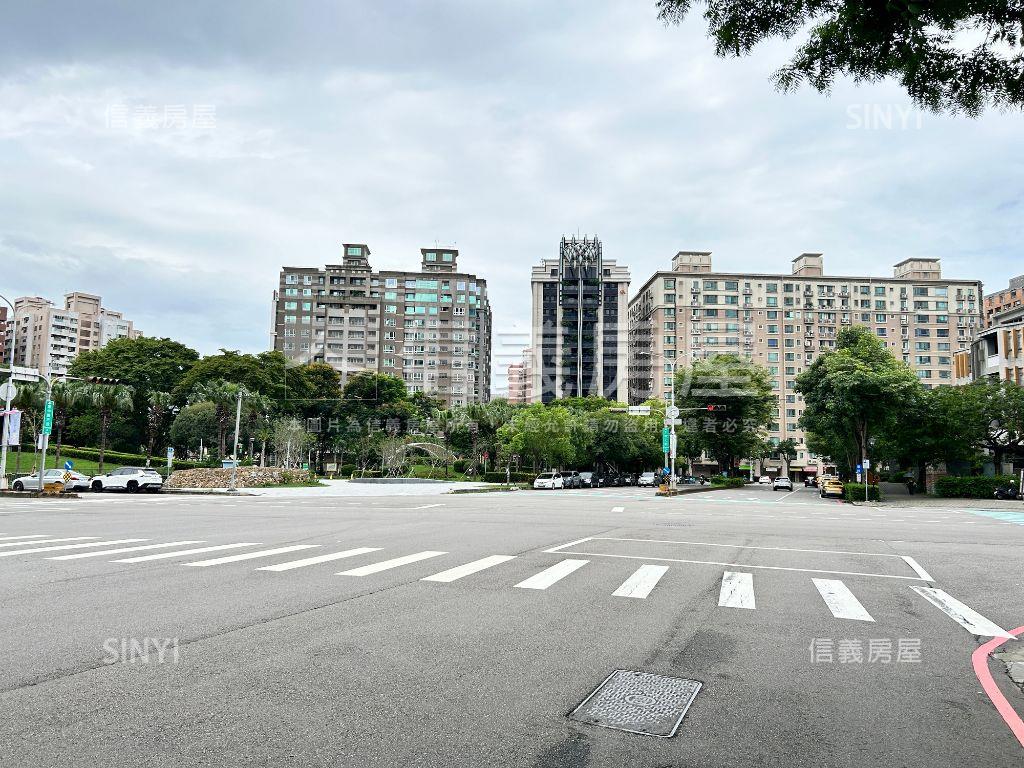 面公園第一排四房平車房屋室內格局與周邊環境