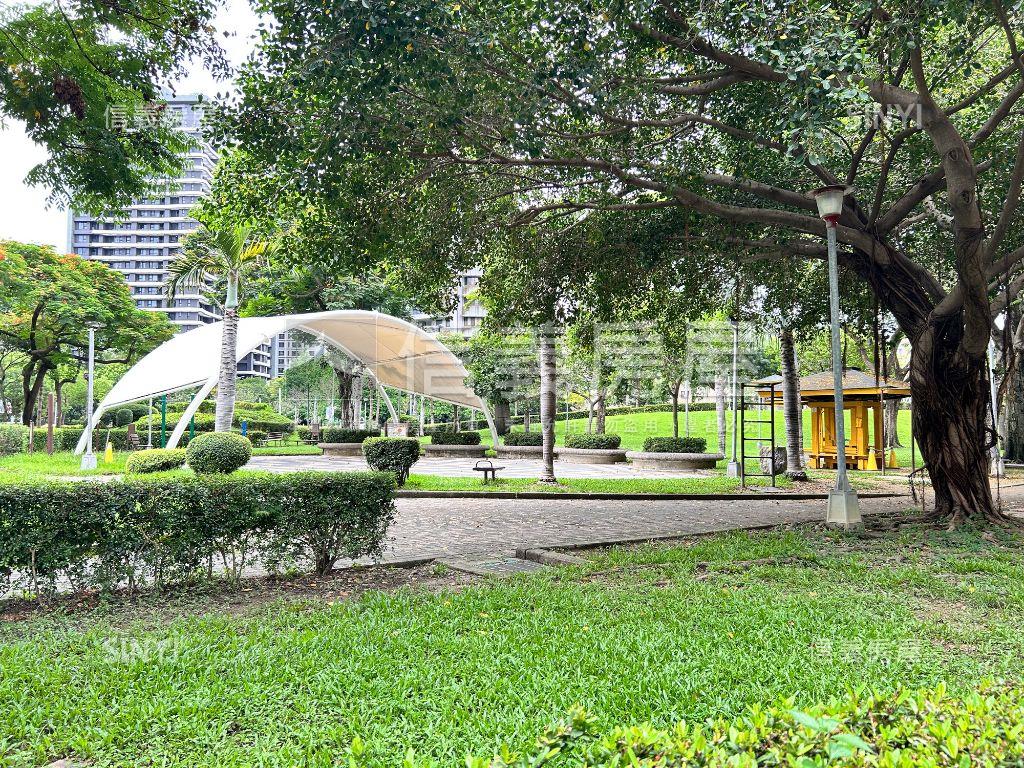 面公園第一排四房平車房屋室內格局與周邊環境