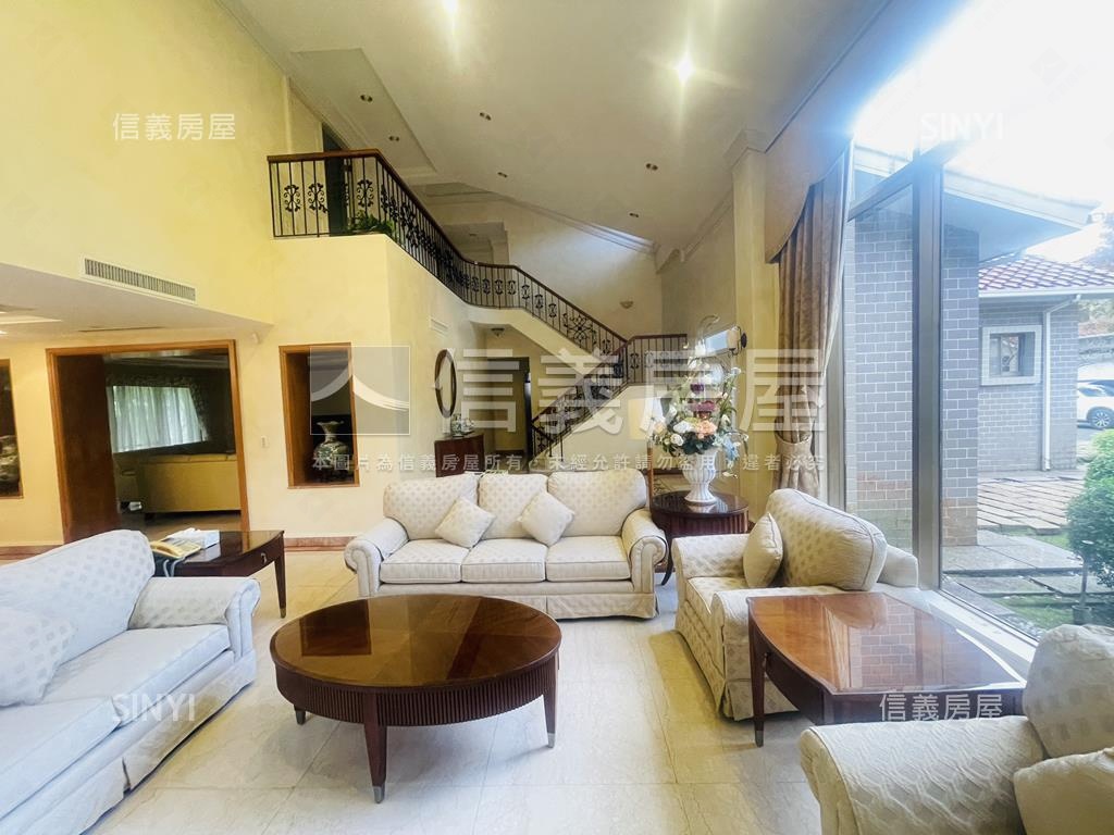 美式莊園獨棟別墅房屋室內格局與周邊環境