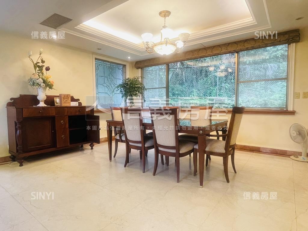 美式莊園獨棟別墅房屋室內格局與周邊環境