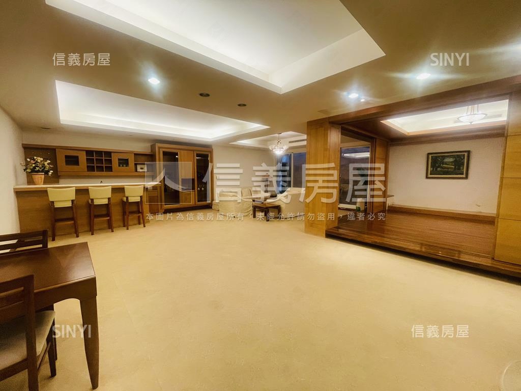 美式莊園獨棟別墅房屋室內格局與周邊環境