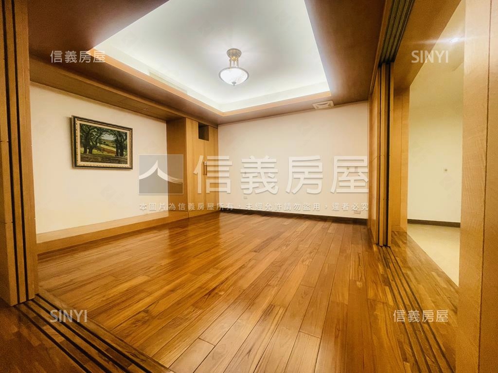 美式莊園獨棟別墅房屋室內格局與周邊環境