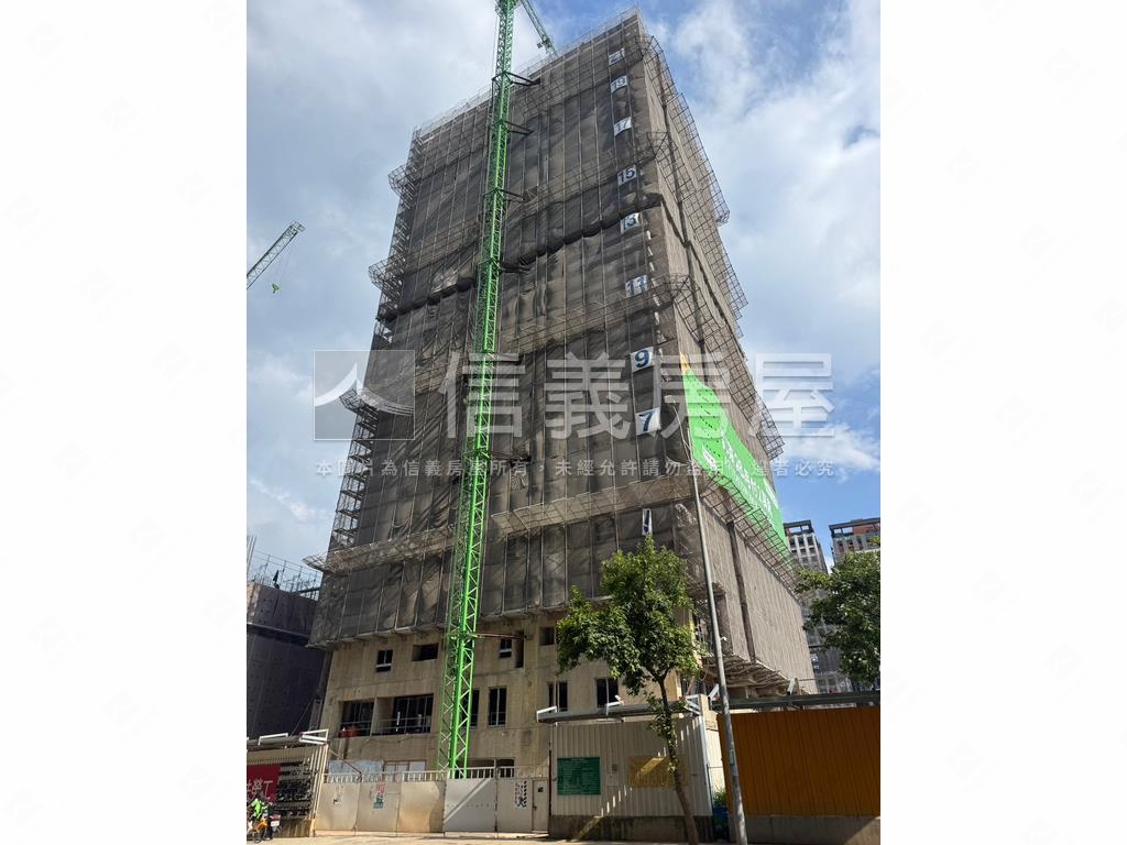 大亮波波頂樓戶房屋室內格局與周邊環境