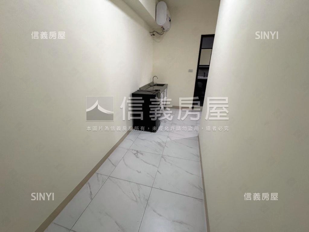 善化電梯雙車收租寶Ａ９房屋室內格局與周邊環境