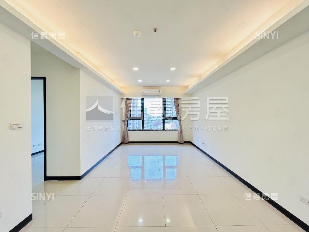 青埔國璽苑景觀三房車位房屋室內格局與周邊環境