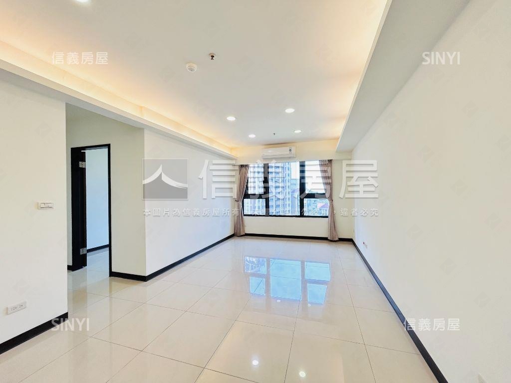 青埔國璽苑景觀三房車位房屋室內格局與周邊環境