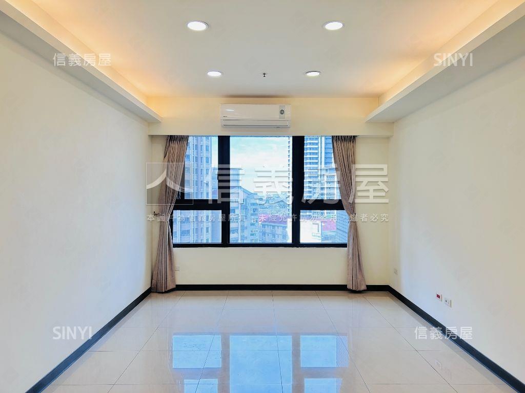 青埔國璽苑景觀三房車位房屋室內格局與周邊環境