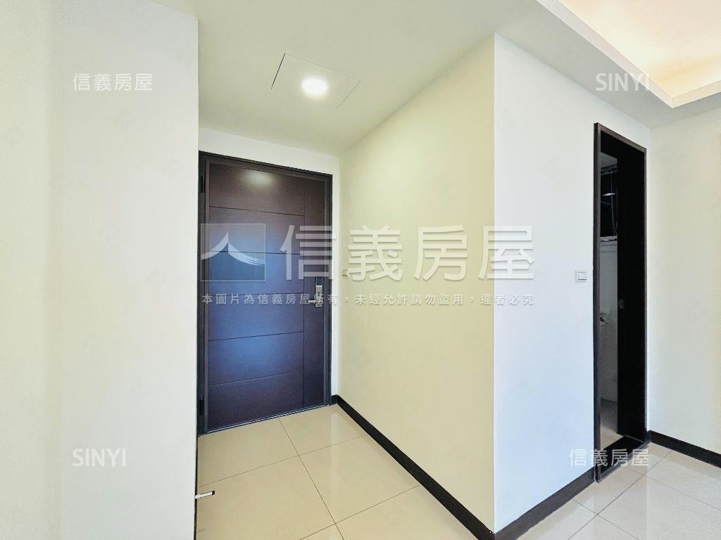 青埔國璽苑景觀三房車位房屋室內格局與周邊環境