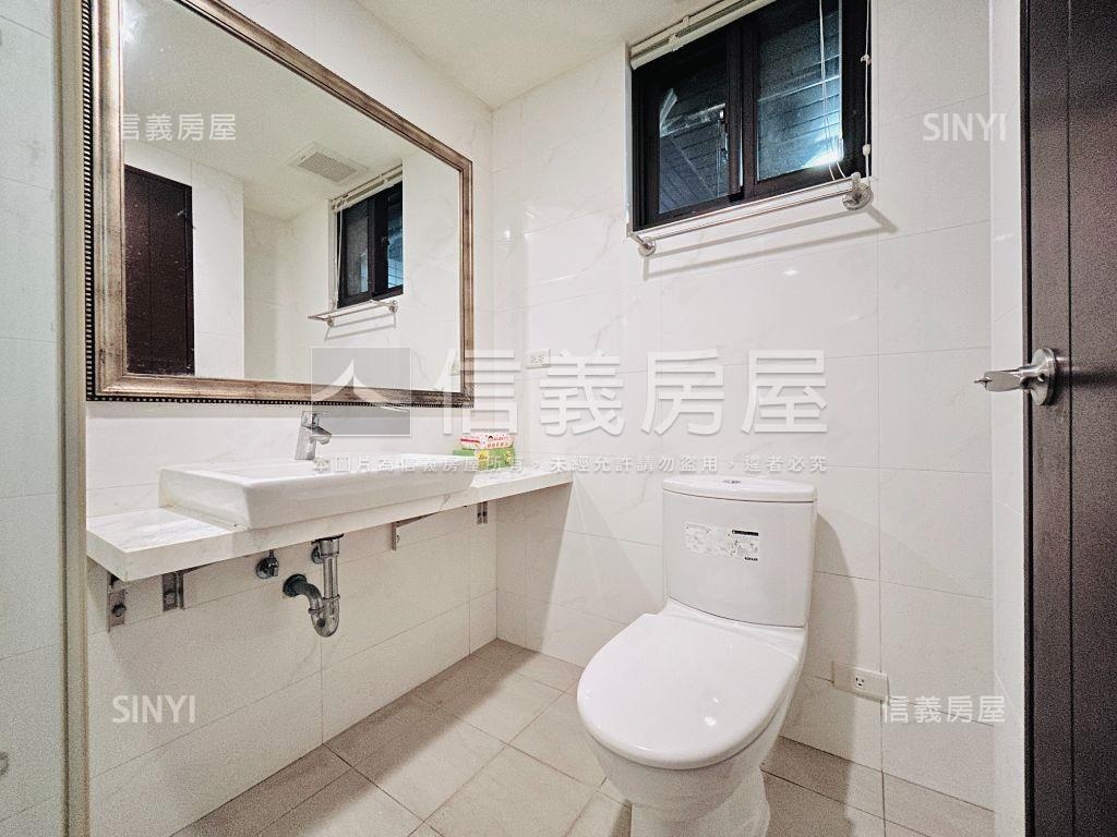 青埔國璽苑景觀三房車位房屋室內格局與周邊環境