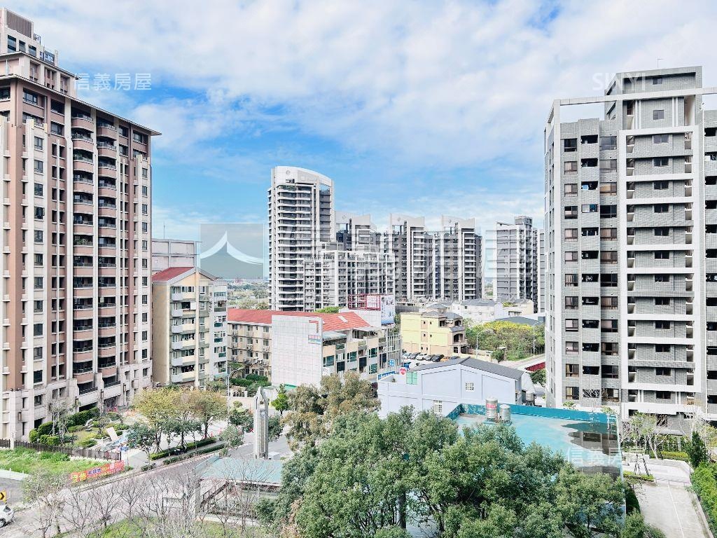 青埔國璽苑景觀三房車位房屋室內格局與周邊環境