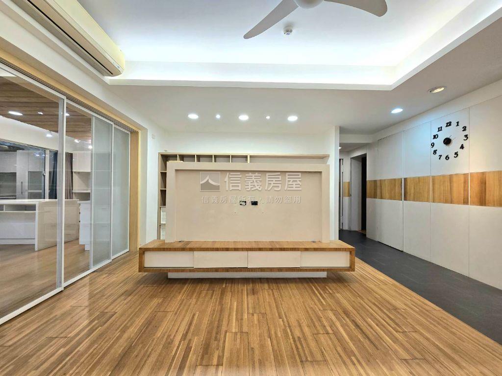 河堤景觀首排美三房房屋室內格局與周邊環境