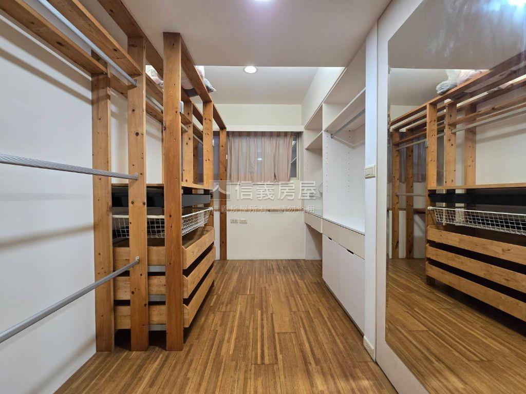 河堤景觀首排美三房房屋室內格局與周邊環境