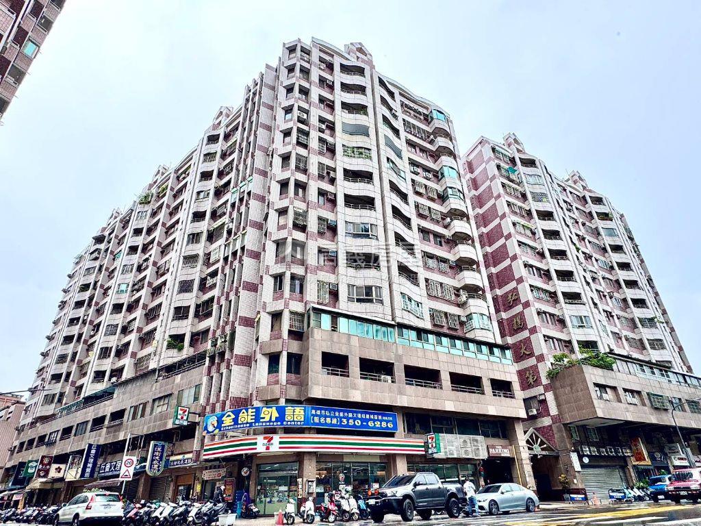 河堤景觀首排溫馨美宅房屋室內格局與周邊環境