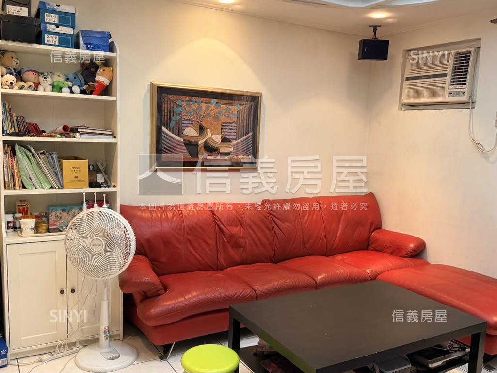 佳人綠園臨公園二房車位房屋室內格局與周邊環境