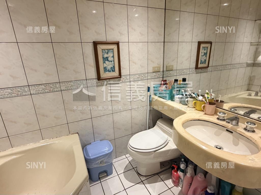 佳人綠園臨公園二房車位房屋室內格局與周邊環境