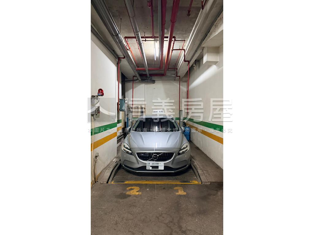 佳人綠園臨公園二房車位房屋室內格局與周邊環境