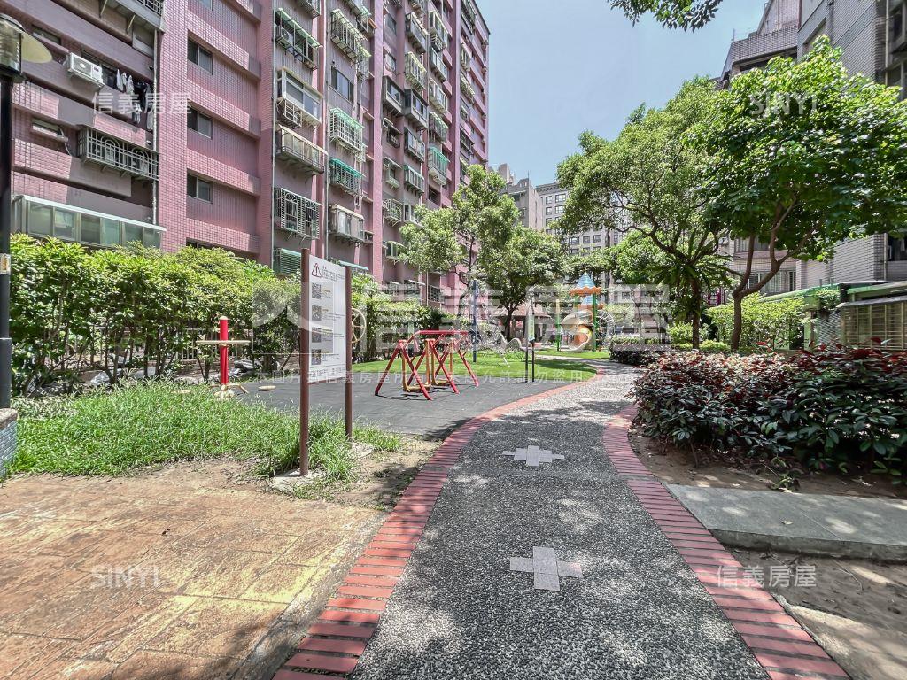 佳人綠園臨公園二房車位房屋室內格局與周邊環境