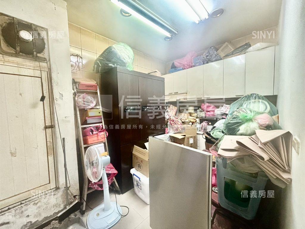 近夜市鬧中取靜機能一樓房屋室內格局與周邊環境