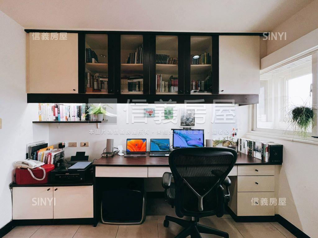 建成景觀３房附車位房屋室內格局與周邊環境