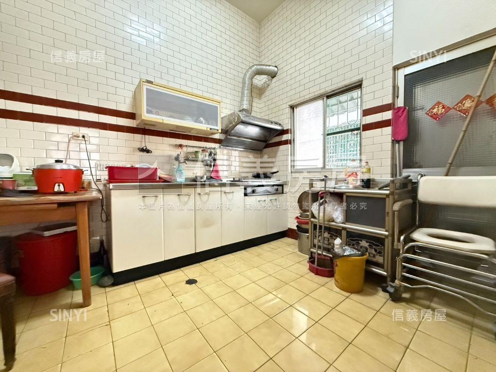 瑞隆商圈格局方正邊間透天房屋室內格局與周邊環境