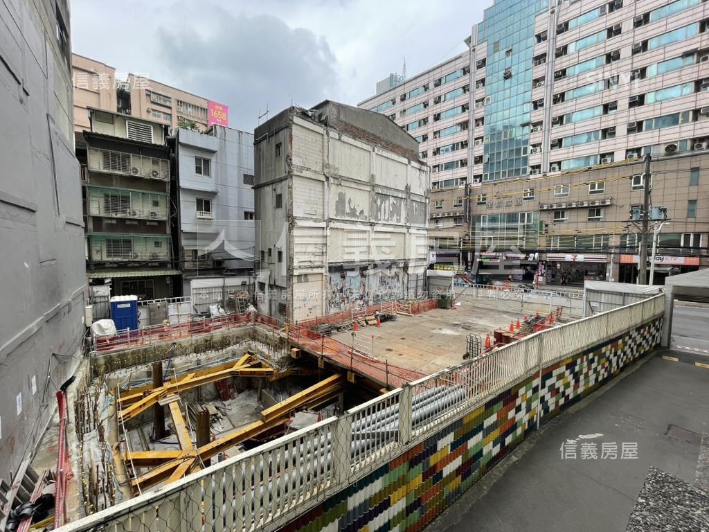 尚新板小資二房車位房屋室內格局與周邊環境