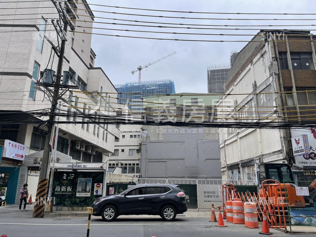 尚新板小資二房車位房屋室內格局與周邊環境