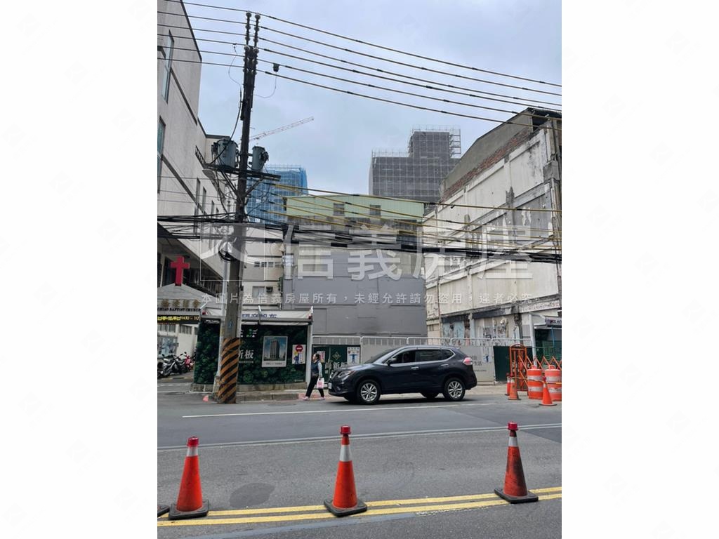 尚新板小資二房車位房屋室內格局與周邊環境