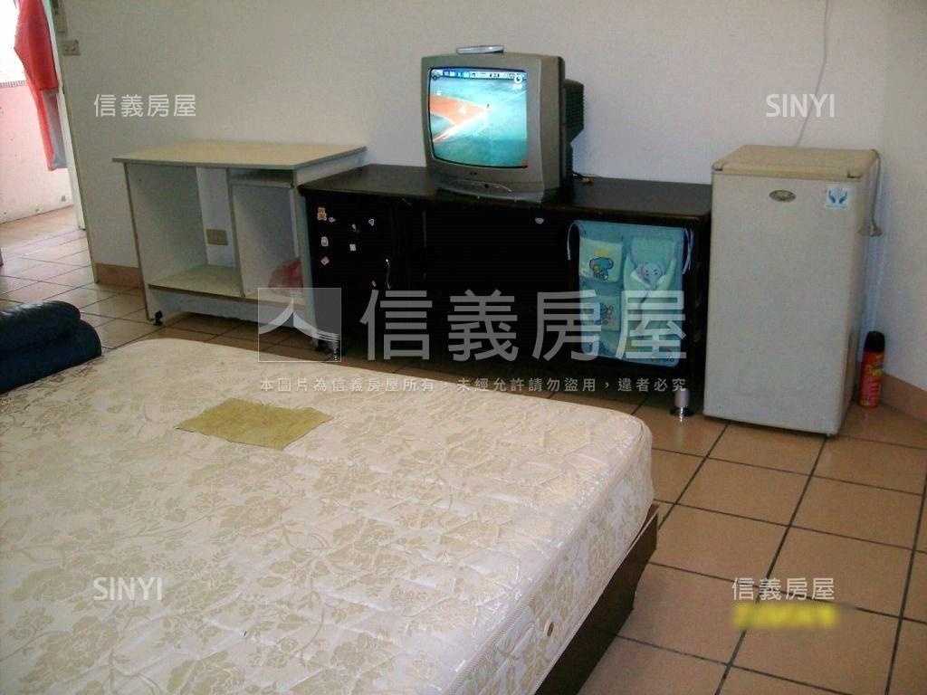 靜巷收租黃金三樓美屋房屋室內格局與周邊環境