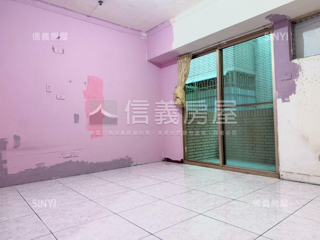 皇后套房有陽台房屋室內格局與周邊環境