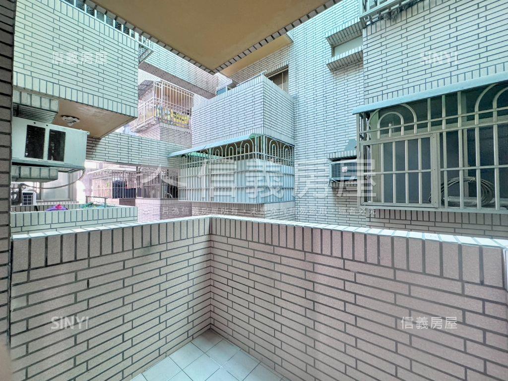 皇后套房有陽台房屋室內格局與周邊環境