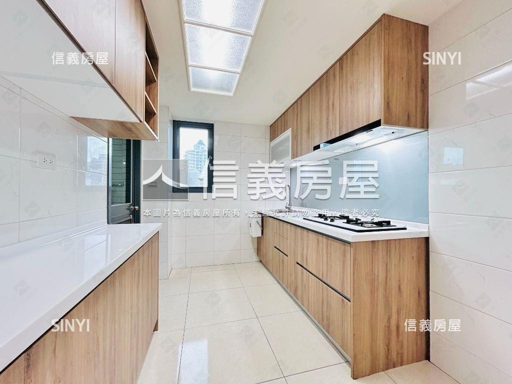 藝文近慈文國中３房車位房屋室內格局與周邊環境