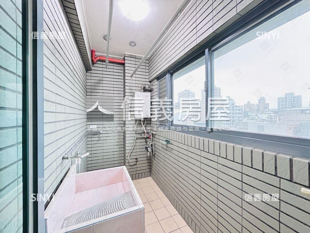 藝文近慈文國中３房車位房屋室內格局與周邊環境