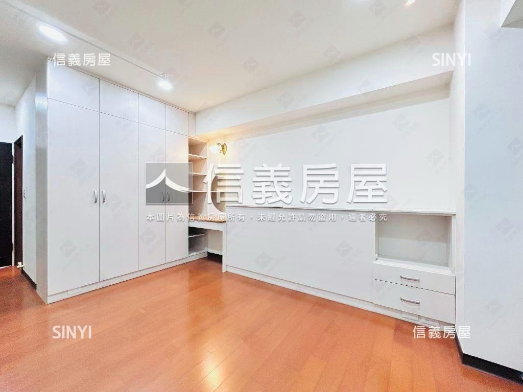 藝文近慈文國中３房車位房屋室內格局與周邊環境