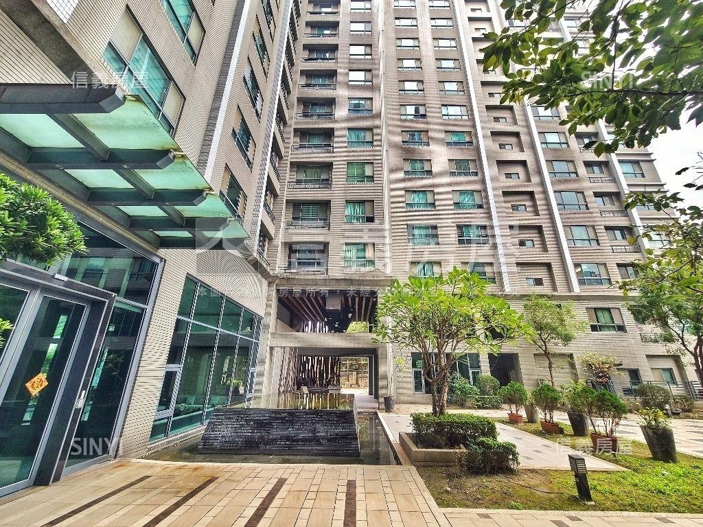 藝文近慈文國中３房車位房屋室內格局與周邊環境