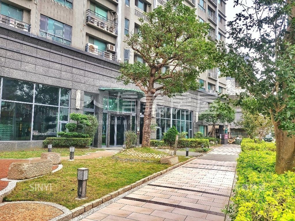 藝文近慈文國中３房車位房屋室內格局與周邊環境